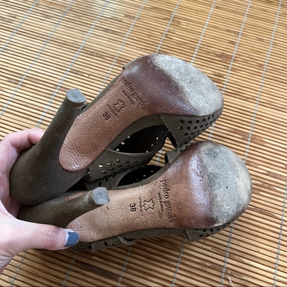 Pedro Garcia Suede Lasercut Slingback Heels size 38 8 - Picture 7 of 7